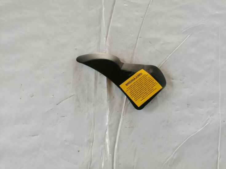 Mērinstrumentu paneļa sānu apdare priekš HONDA CIVIC 2004