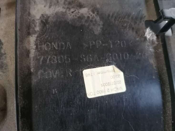 Mērinstrumentu paneļa apakšēja apdare priekš HONDA CIVIC 2004