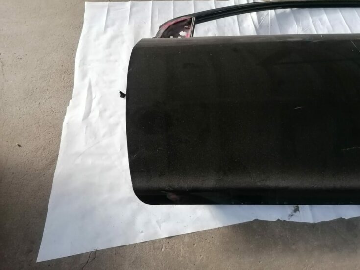 Priekšējās kreisās durvis priekš HONDA CIVIC 2004