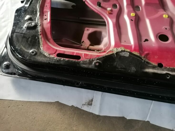 Priekšējās kreisās durvis priekš HONDA CIVIC 2004
