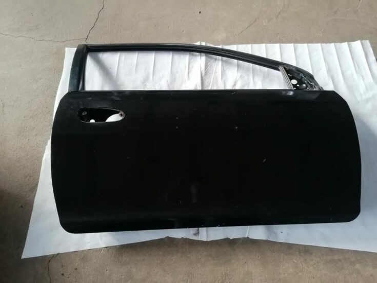 Priekšējās labās durvis priekš HONDA CIVIC 2004