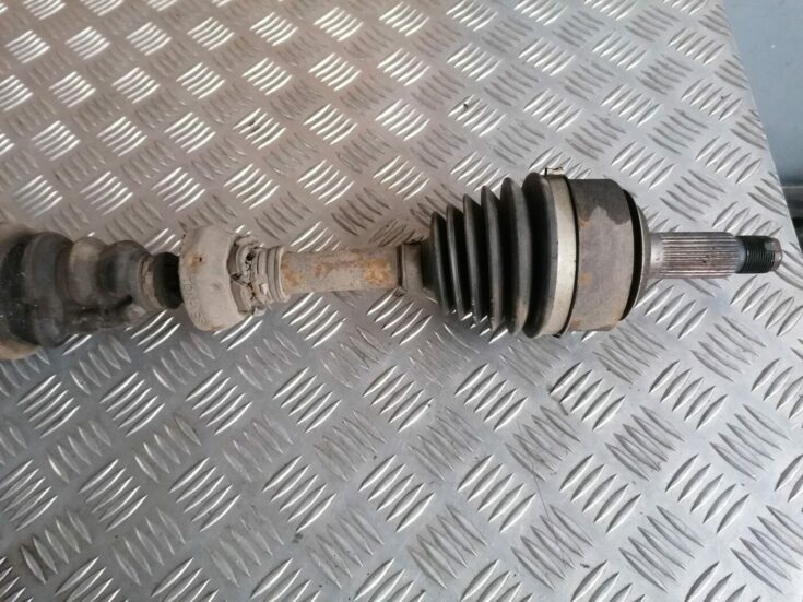 Pusass priekšēja labā priekš HONDA ACCORD 2003 SILVER