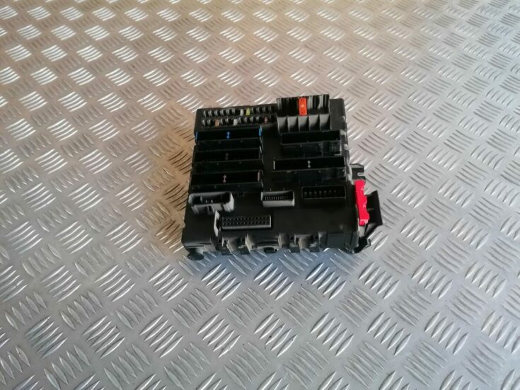 Drošinātāju bloks priekš OPEL VECTRA C 2002