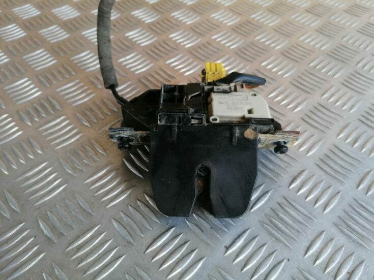 Bagāžnieka vāka slēdzene priekš OPEL VECTRA C 2002