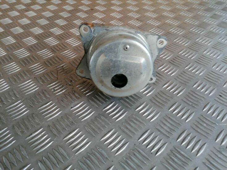 Dzinēja spilvens priekš OPEL VECTRA C 2002