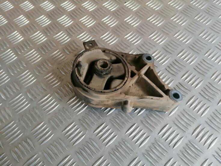Dzinēja spilvens priekš OPEL VECTRA C 2002