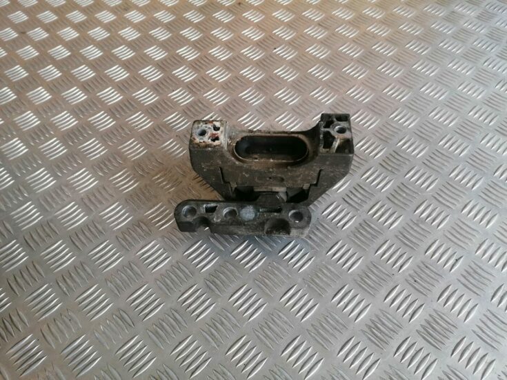 Dzinēja spilvens priekš OPEL VECTRA C 2002