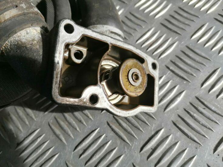 Termostata korpuss priekš OPEL VECTRA C 2002