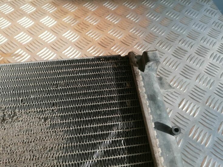Dzesēšanas radiators priekš OPEL VECTRA C 2002