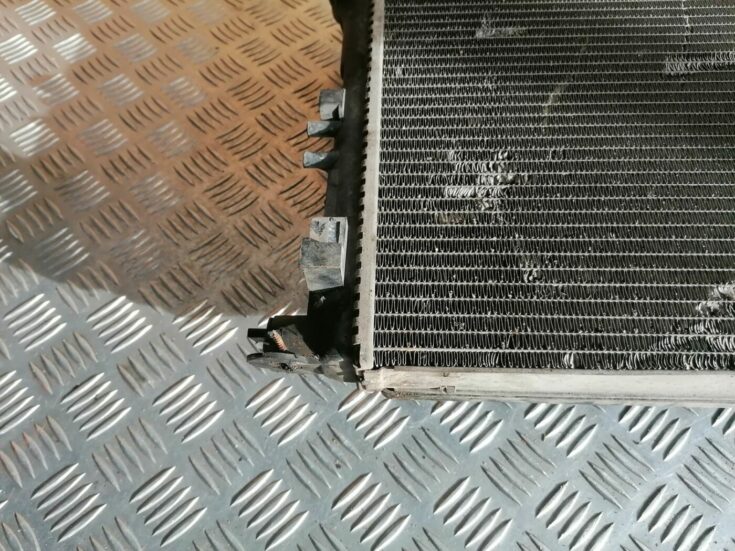 Dzesēšanas radiators priekš OPEL VECTRA C 2002