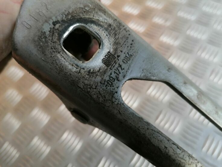 Bagažnieka vāka eņģe priekš OPEL VECTRA C 2002