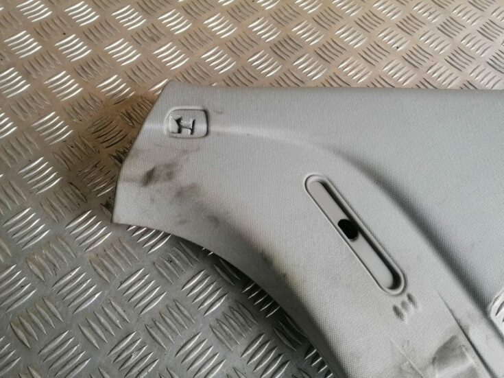 Aizmugurējas salona statnes apdare priekš OPEL VECTRA C 2002