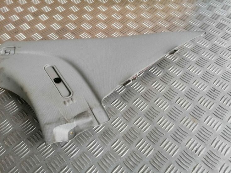 Aizmugurējas salona statnes apdare priekš OPEL VECTRA C 2002