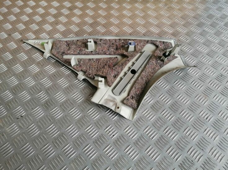 Aizmugurējas salona statnes apdare priekš OPEL VECTRA C 2002