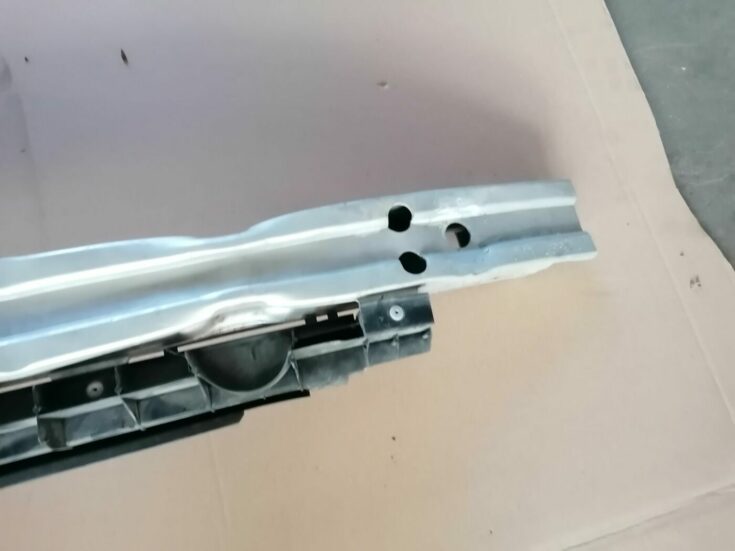 Priekšējā bufera pastiprinātājs priekš OPEL VECTRA C 2002