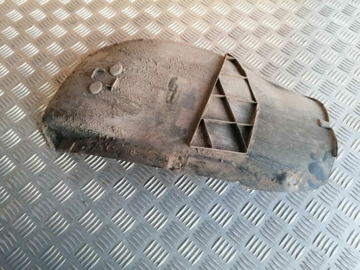 Aizmugurējais kreisais paspārns priekš OPEL VECTRA C 2002