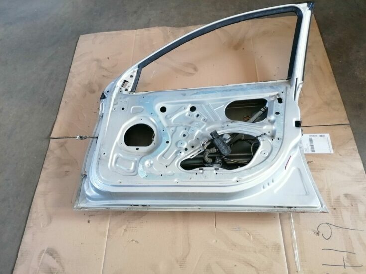 Priekšējās labās durvis priekš OPEL VECTRA C 2002