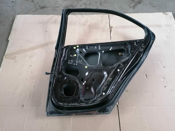Aizmugurējās labās durvis priekš HONDA ACCORD 2008