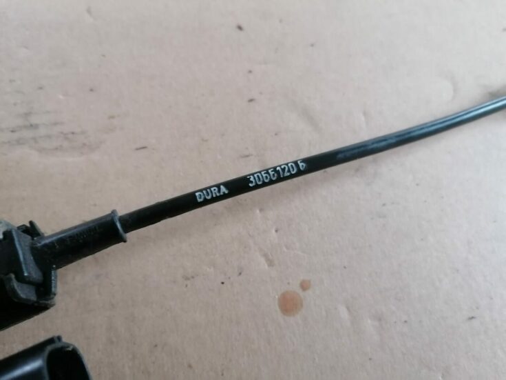 Aizmugurējo labo durvju slēdzene priekš VOLVO S60 2004
