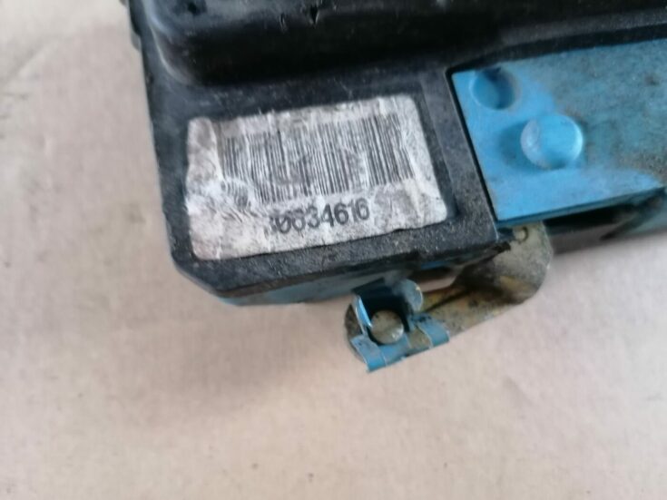 Priekšējo labo durvju slēdzene priekš VOLVO S60 2004