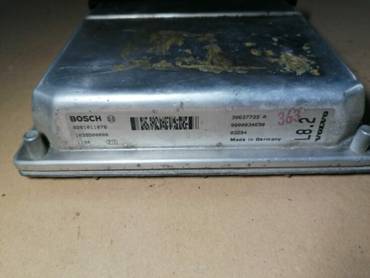 Dzinēja vadības bloks priekš VOLVO S60 2004