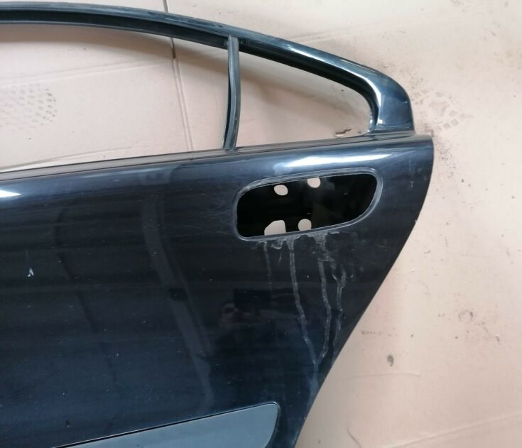 Aizmugurējās kreisās durvis priekš VOLVO S60 2004