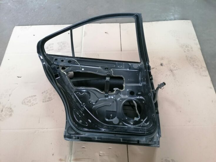 Aizmugurējās kreisās durvis priekš VOLVO S60 2004
