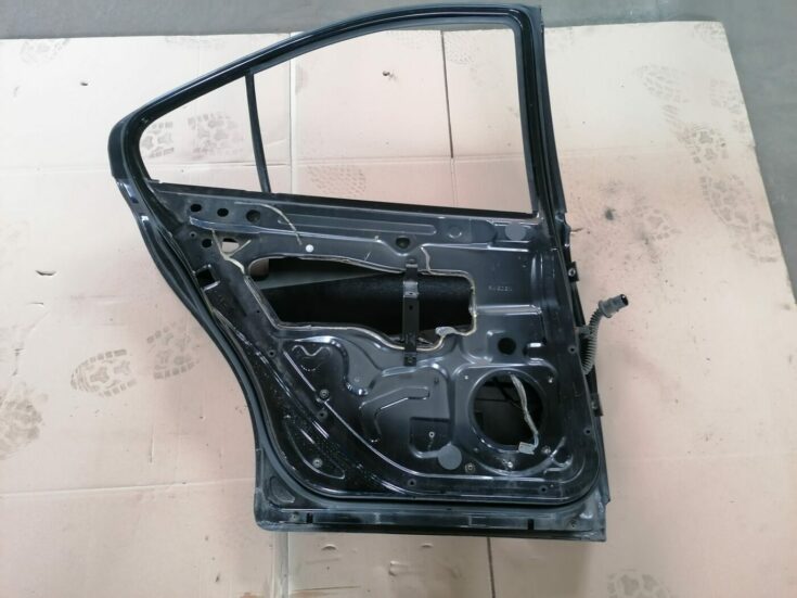 Aizmugurējās kreisās durvis priekš VOLVO S60 2004