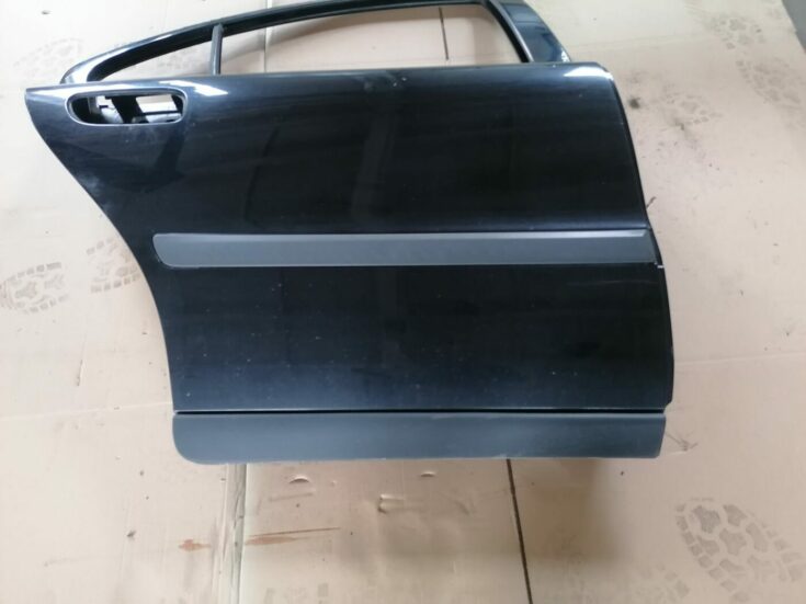 Aizmugurējās labās durvis priekš VOLVO S60 2004