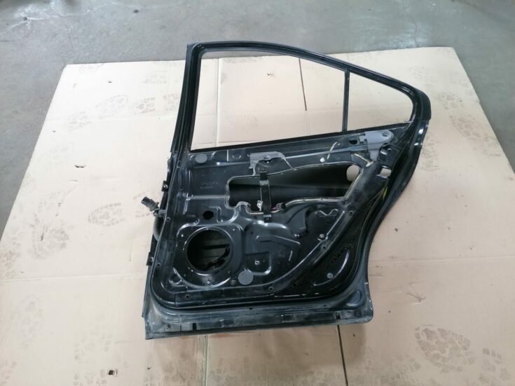Aizmugurējās labās durvis priekš VOLVO S60 2004
