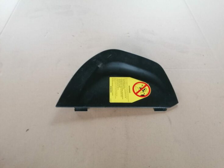 Mērinstrumentu paneļa sānu apdare priekš VOLVO S60 2004