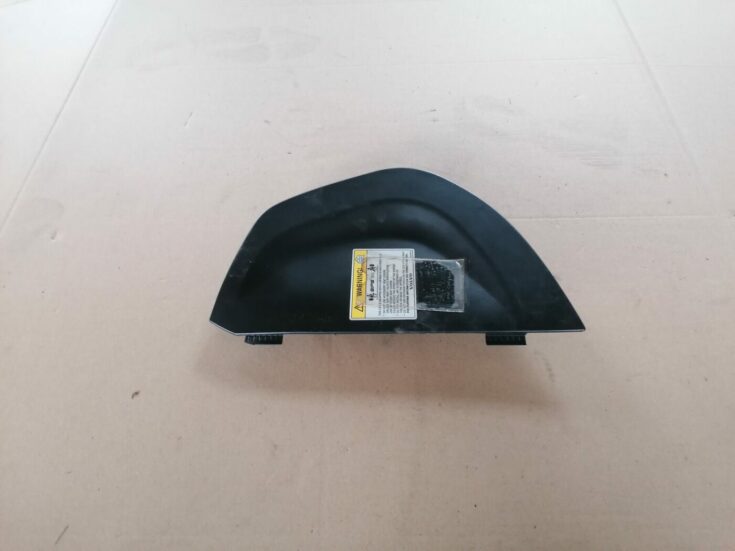 Mērinstrumentu paneļa sānu apdare priekš VOLVO S60 2004