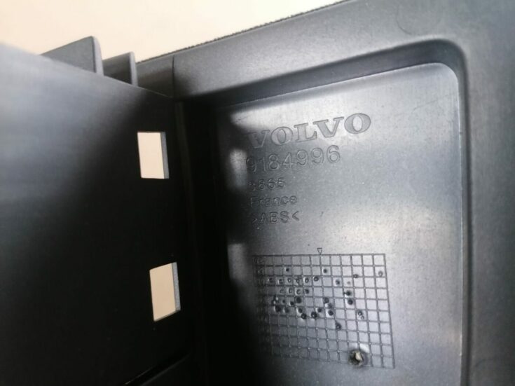 Automašīnas radio kronšteins priekš VOLVO S60 2004