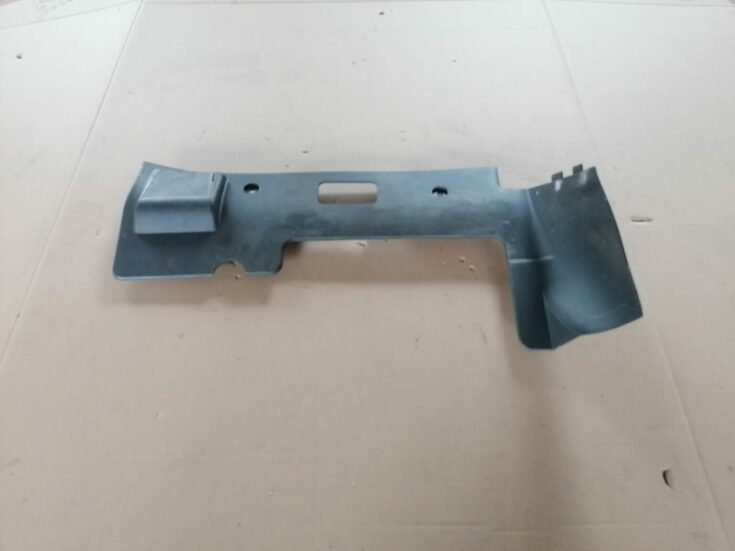 Mērinstrumentu paneļa apakšēja apdare priekš VOLVO S60 2004