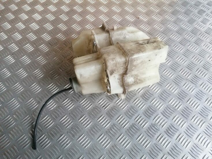 Mazgātāja šķidruma tvertne priekš VOLVO S60 2004