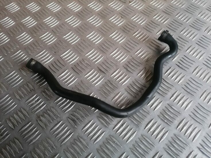 Kartera ventilācijas caurule priekš VOLVO S60 2004