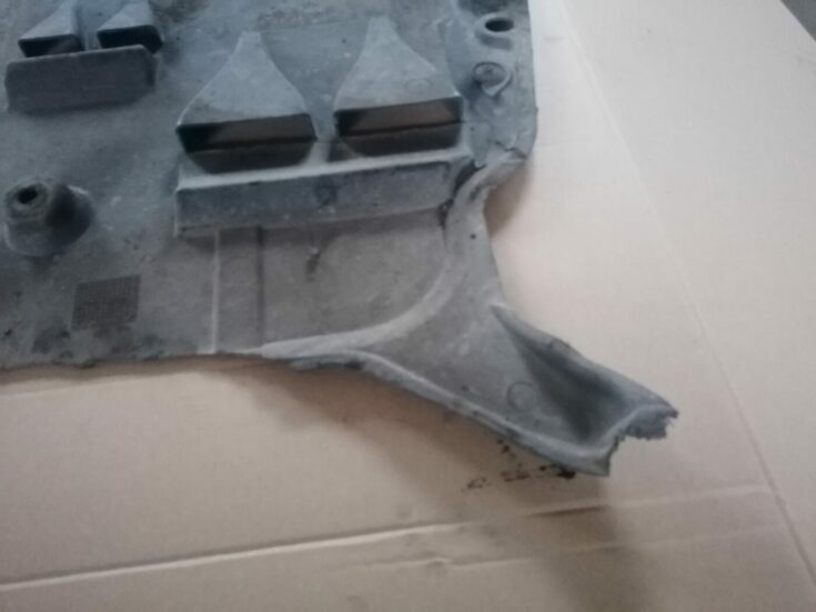 Dzinēja aizsargs priekš VOLVO S60 2004