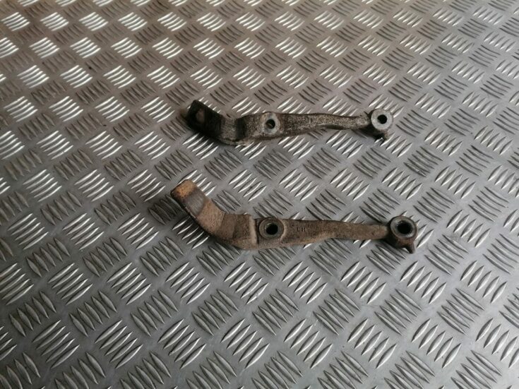 Priekšējais tilts/Priekšējais šķērsnis priekš VOLVO S60 2004