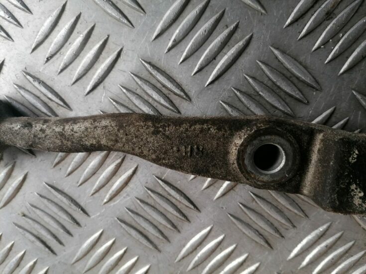 Priekšējais tilts/Priekšējais šķērsnis priekš VOLVO S60 2004