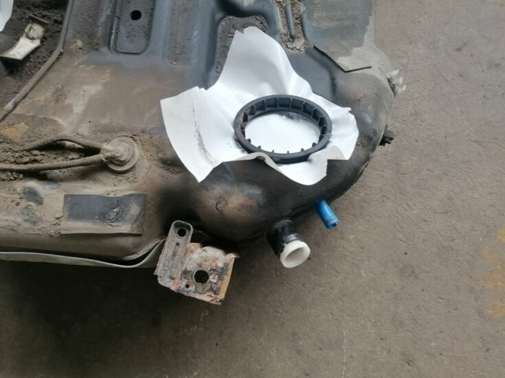 Degvielas tvertne priekš VOLVO S60 2004