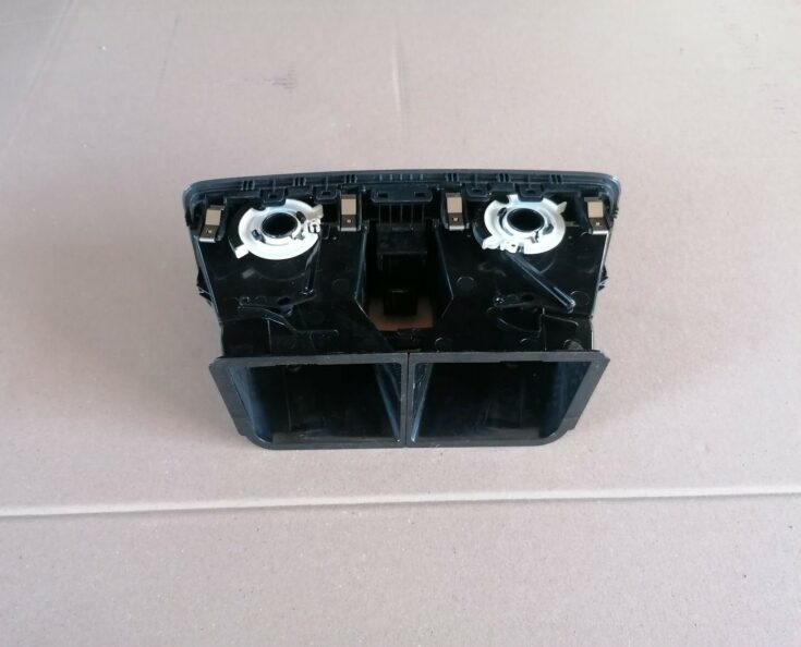 Mērinstrumentu paneļa gaisa vads, centrā priekš SKODA YETI 2012