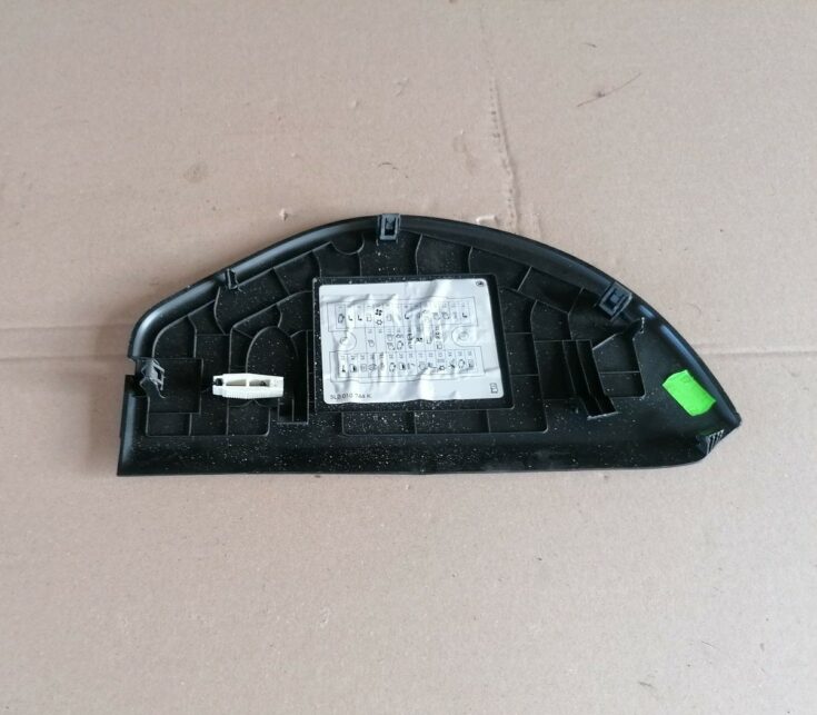 Mērinstrumentu paneļa sānu apdare priekš SKODA YETI 2012