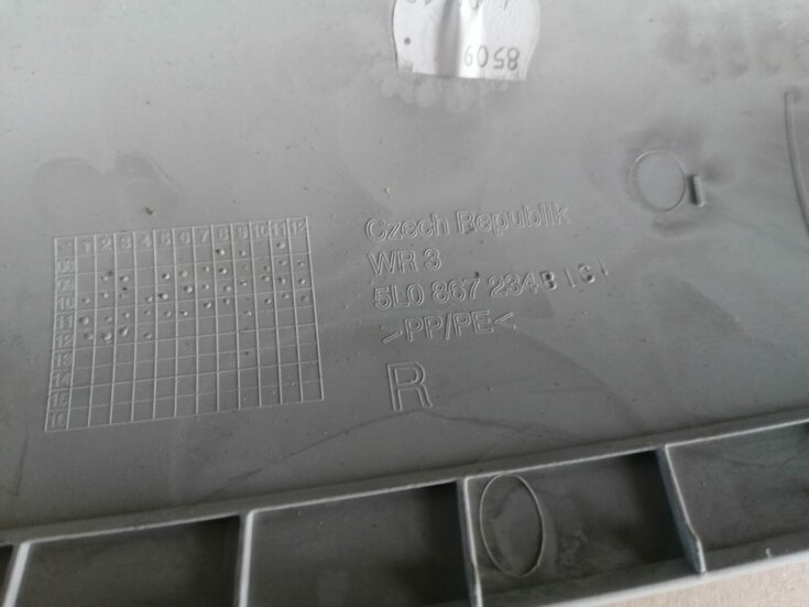 Priekšējas salona statnes apdare priekš SKODA YETI 2012