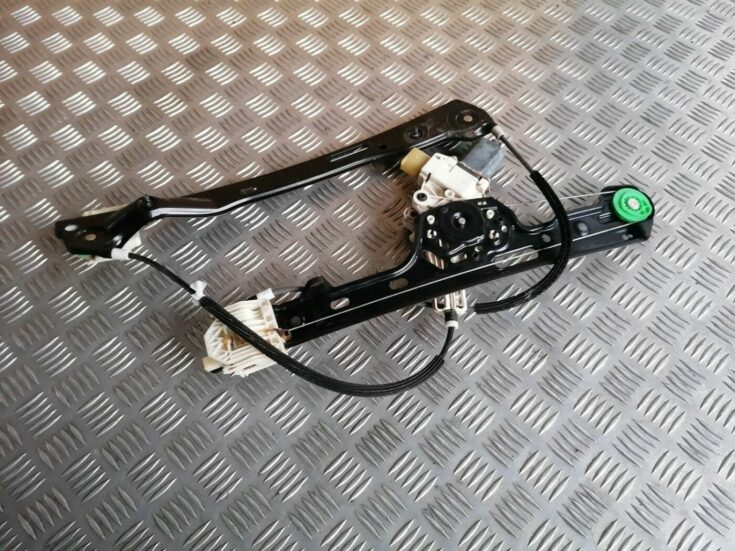 Stikla pacelšanas mehānisms priekšējais labais priekš BMW 1 E87 2007 GRAPHITE