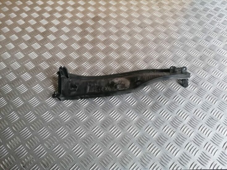 Ieplūdes gaisa deflektors, pa kreisi priekš BMW 1 E87 2007 GRAPHITE