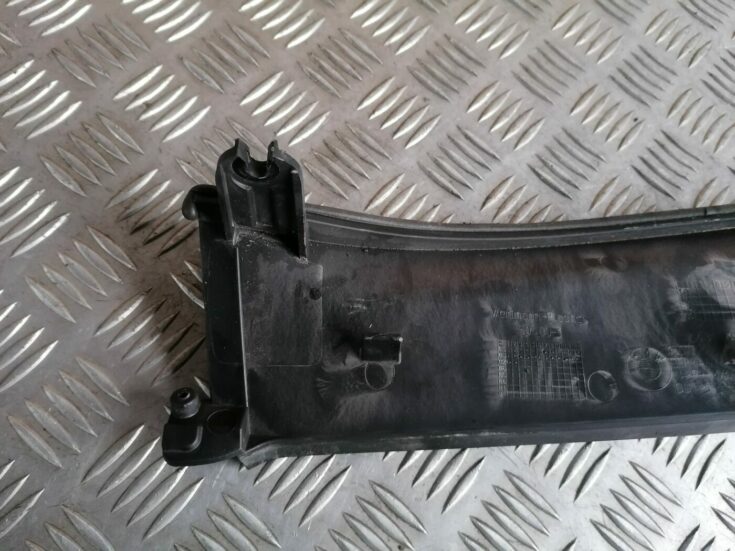 Ieplūdes gaisa deflektors, pa kreisi priekš BMW 1 E87 2007 GRAPHITE