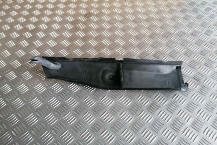 Ieplūdes gaisa deflektors, pa kreisi priekš BMW 1 E87 2007 GRAPHITE