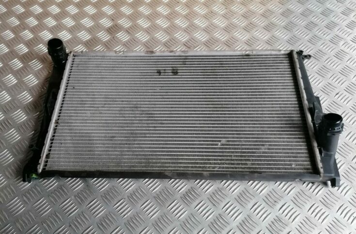 Dzesēšanas radiators priekš BMW 1 E87 2007 GRAPHITE