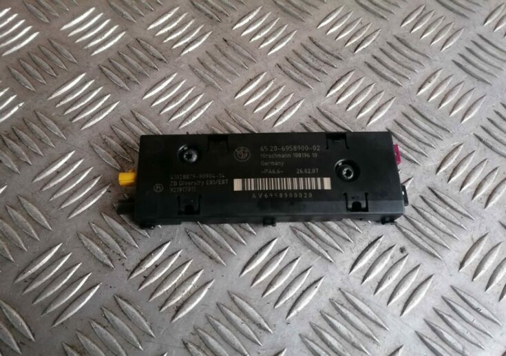 Antenas pastiprinātāja bloks priekš BMW 1 E87 2007 GRAPHITE