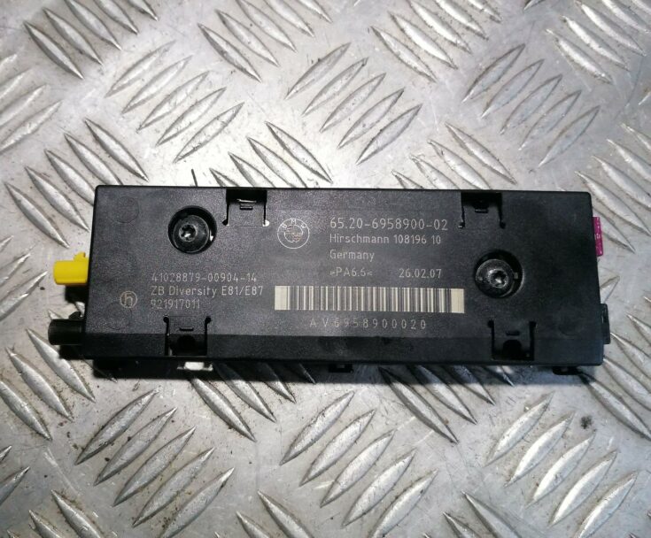 Antenas pastiprinātāja bloks priekš BMW 1 E87 2007 GRAPHITE